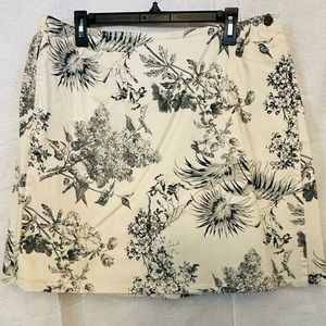 Demin & Co. Olive Green Floral Toile Skort, Size XL, never worn.